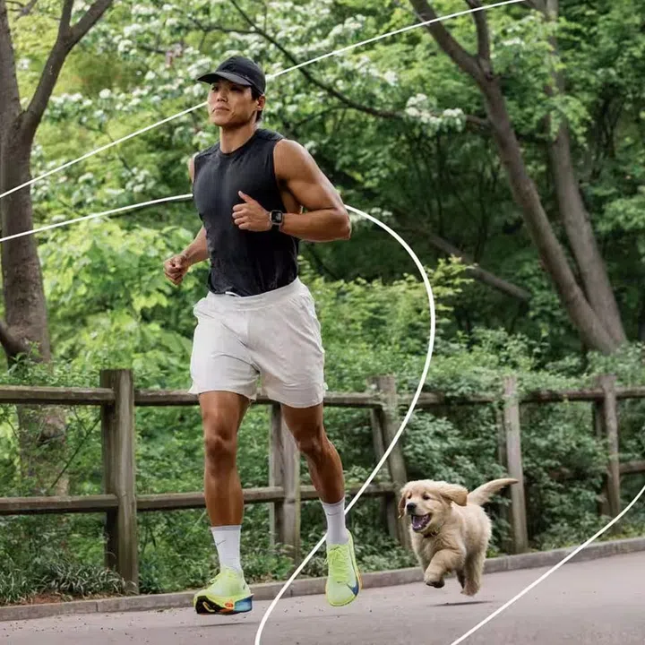 Resorts World Sentosa amotti running with a dog