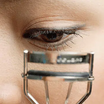Get long curly lashes in less than 1 minute without eyelash curler T.png