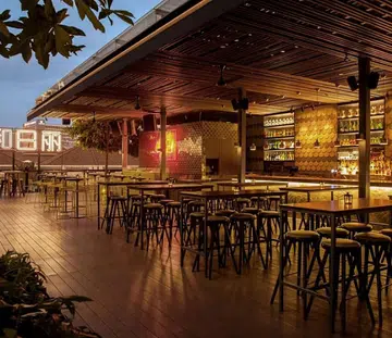 7_rooftop_bars_with_the_best_view_in_singapore_rect