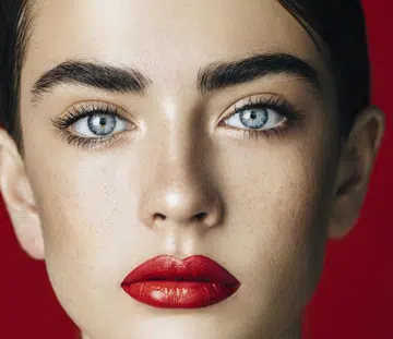 beautiful-woman-with-red-lips-000086139741_xxxlarge900