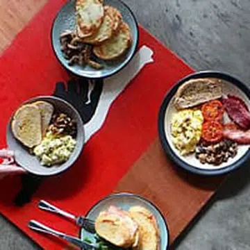 6 JB cafes 200.jpg