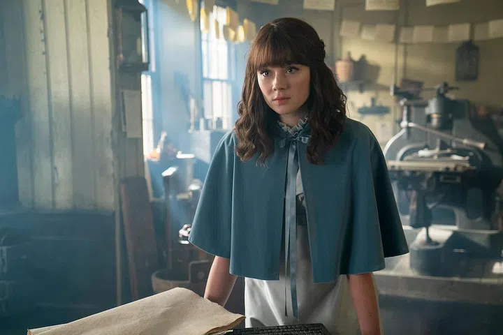Bridgerton. Claudia Jessie as Eloise Bridgerton in episode 208 of Bridgerton. Cr. Liam Daniel/Netflix © 2022