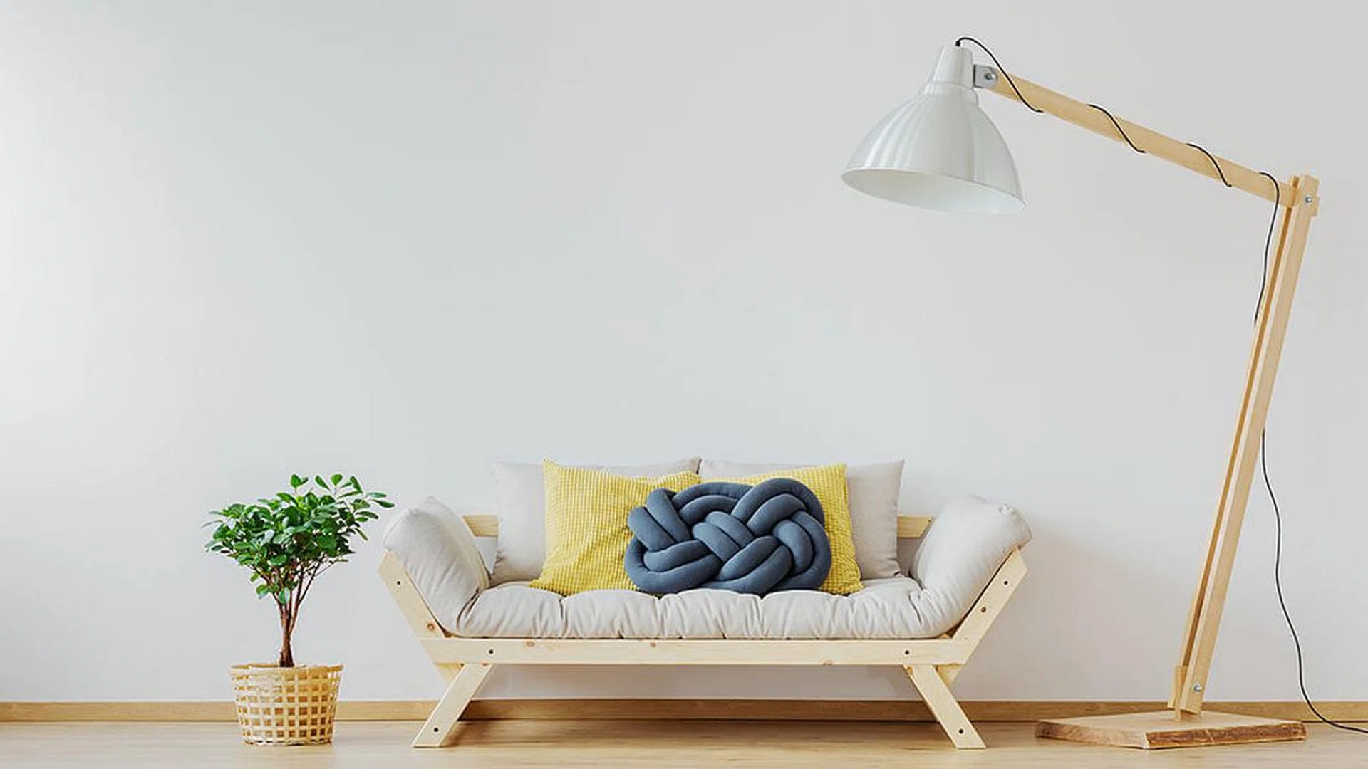10 stylish decor bargains for your living room