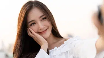 Sheer-Base-Makeup-Foundation