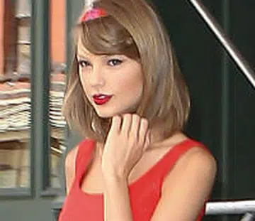 Taylor swift  Red thumb