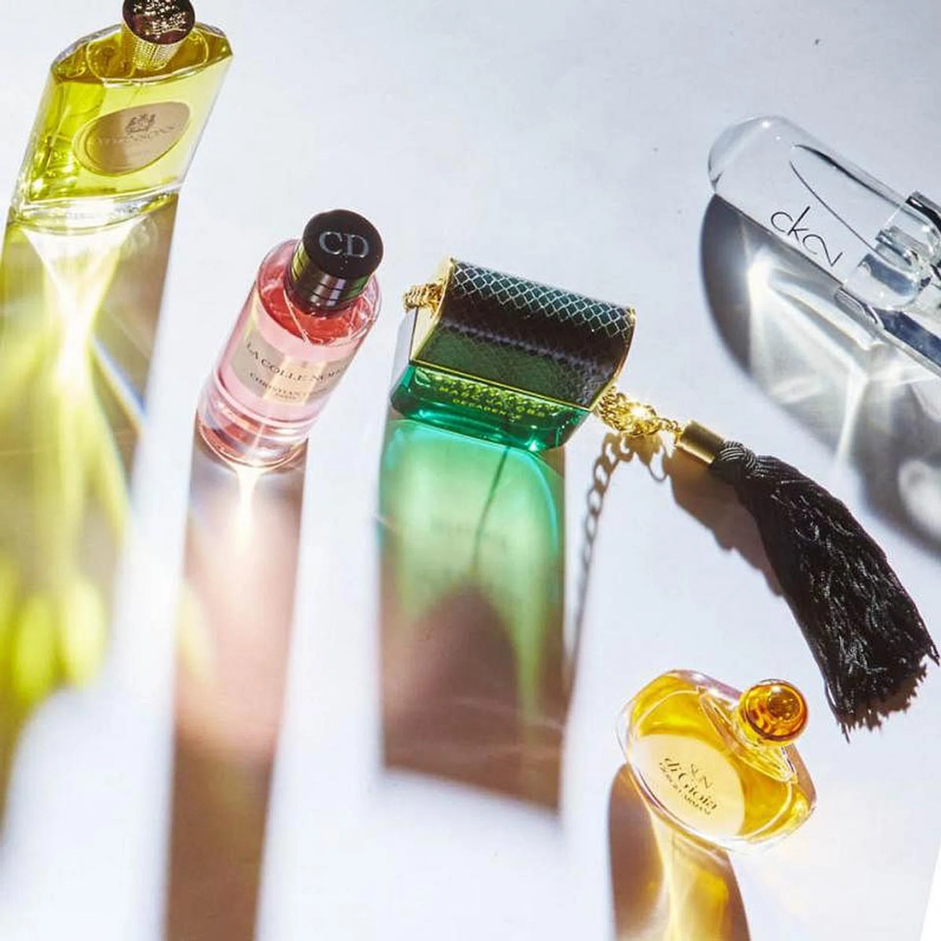 simply her magazine, simply her singapore, singapore lifestyle magazine, beauty, perfumes, fragrances, scents, work, career, office, fragrance tips, Ralph lauren, chloe, calvin klein, jo malone, Dior, marc jacobs, burberry, atkinsons, Giorgio Armani