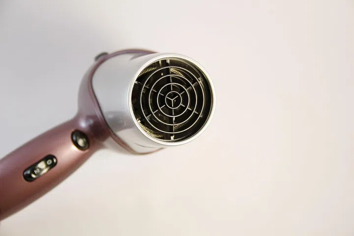 122019732 - hairdryer