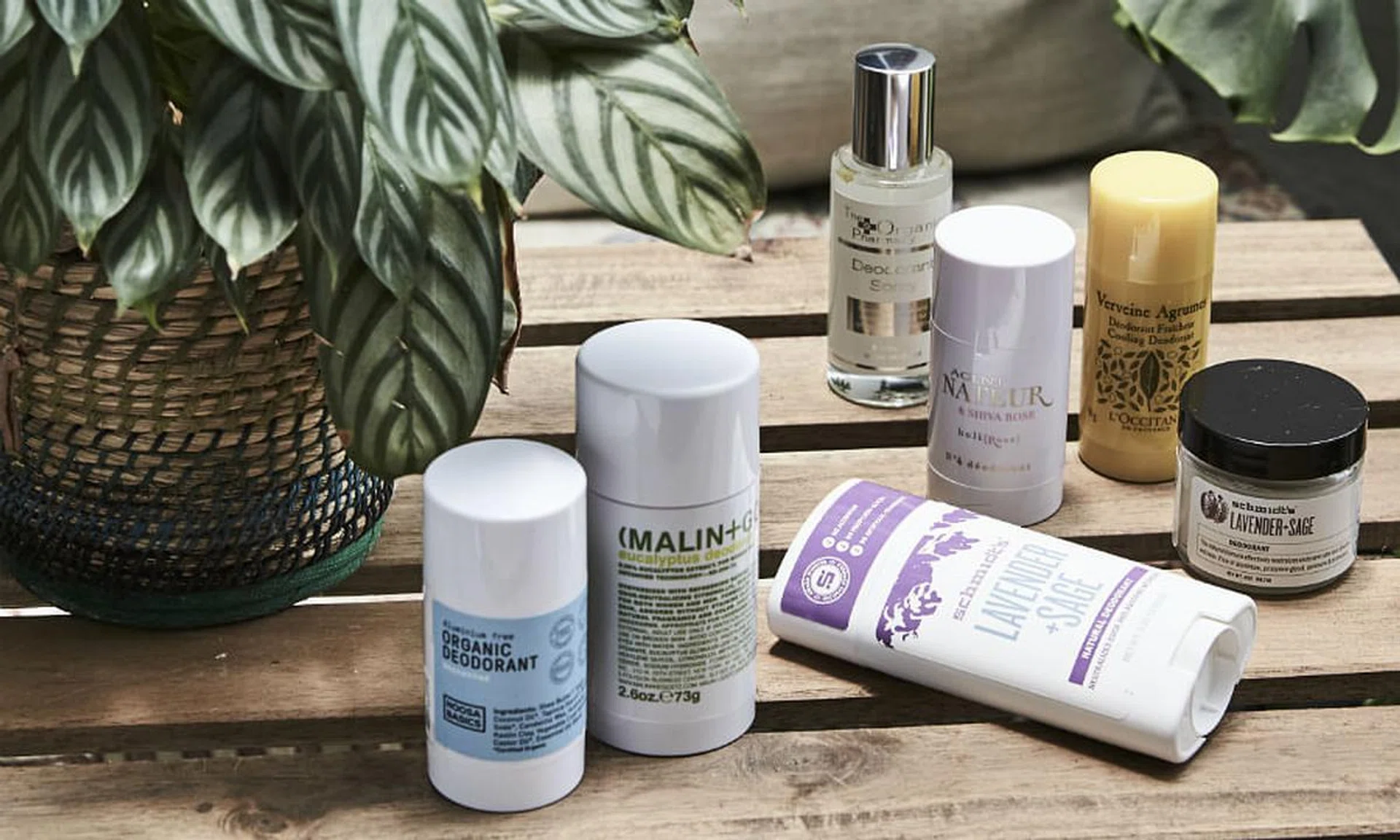 7_natural_deodorants_900px