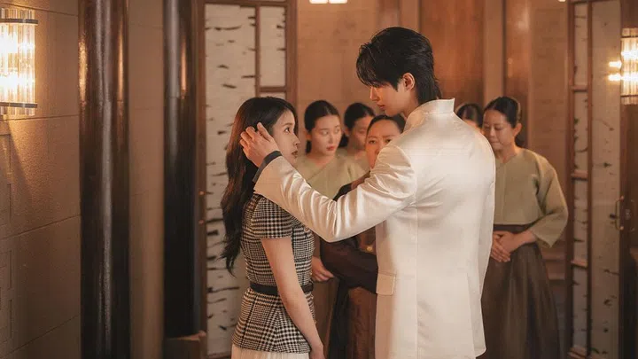 perfect crown iu and byeon woo-seok