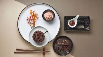 Mooncake sales soar online ahead of Mid-Autumn Festival on Oct 1