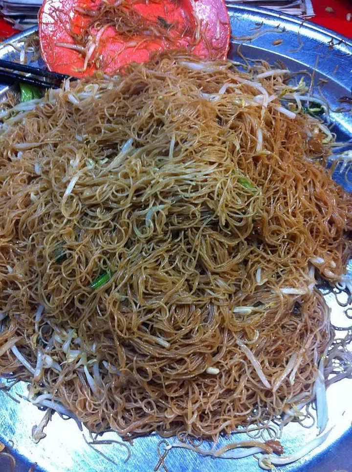 24698915 - fried economy bee hoon