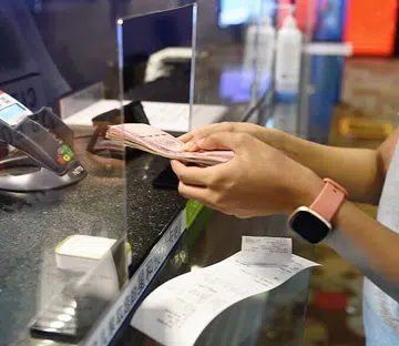 exchanging cash | best money changers in singapore