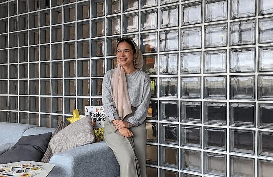A digital marketing & communications executive at Daughters Of Tomorrow, Sharifah Khadijah bte Abdullah Alsagoff says you don’t necessarily need a background in social services to contribute. Skills such as photography, legal knowledge, and accountancy can be very helpful too.