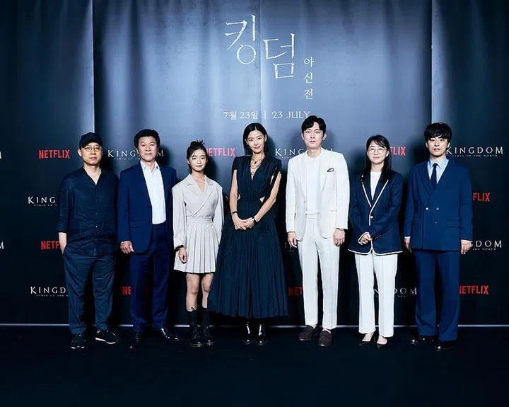 Director Kim Seong-hun | Kim Roi-ha | Kim Si-a | Gianna Jun | Park Byung-eun | Kim Eun-hee | Koo Kyo-hwan Image credit: Netflix