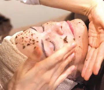 10-best-brightening-facials-spa-awards-purovel-mirage-aramsa-skin-inc-auriga