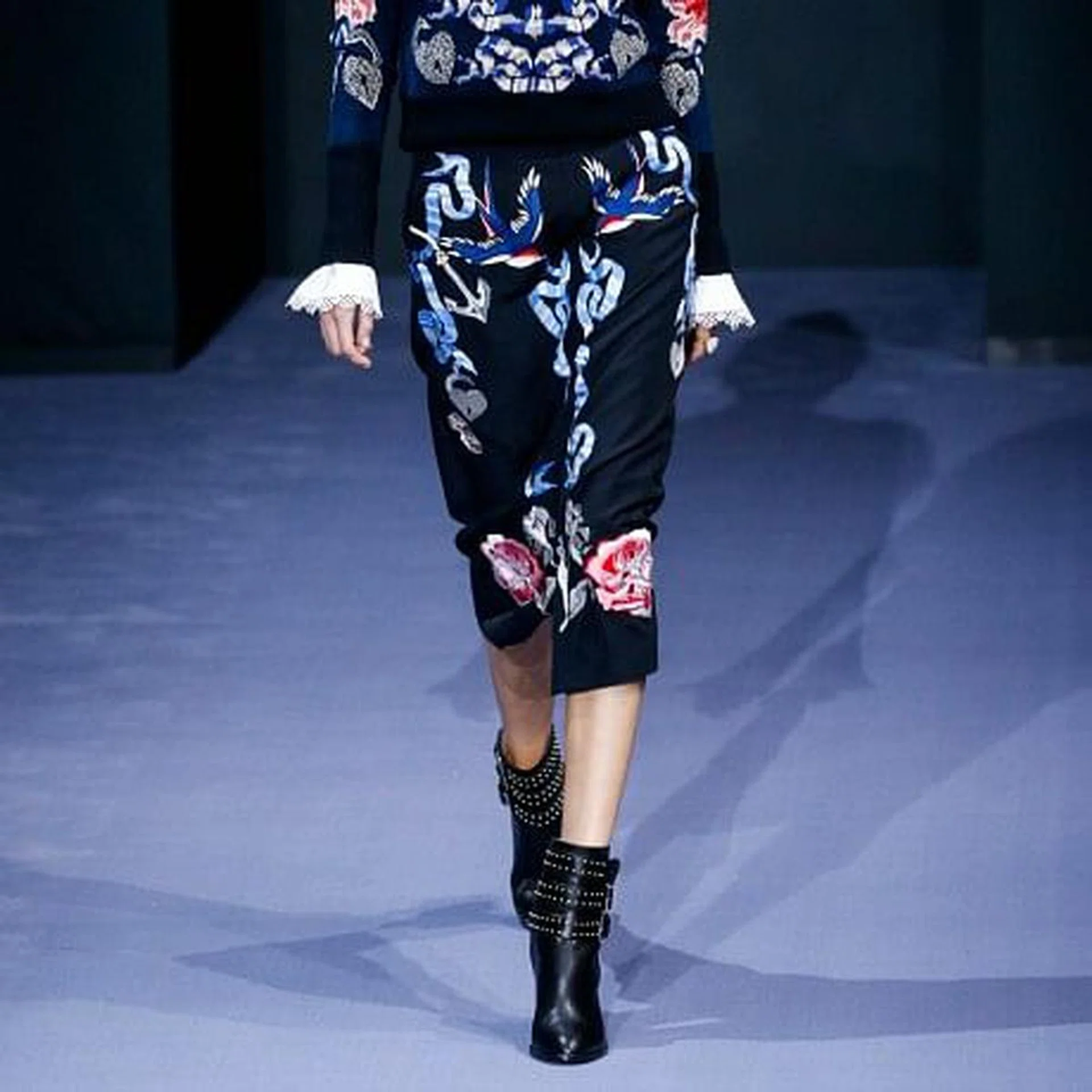 17 printed skirts you can wear to the office and still look professional - thumbnail