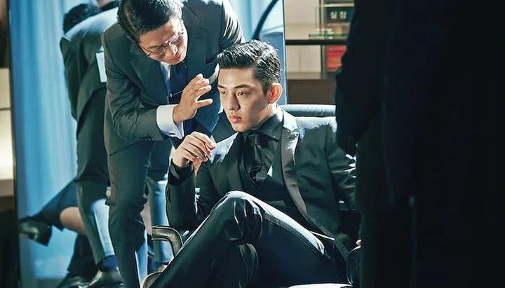 VETERAN, from left: YOO Hae-jin, YOO Ah In, 2015. ©CJ Entertainment/Courtesy Everett Collection