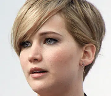 How to pull off a pixie cut T.png