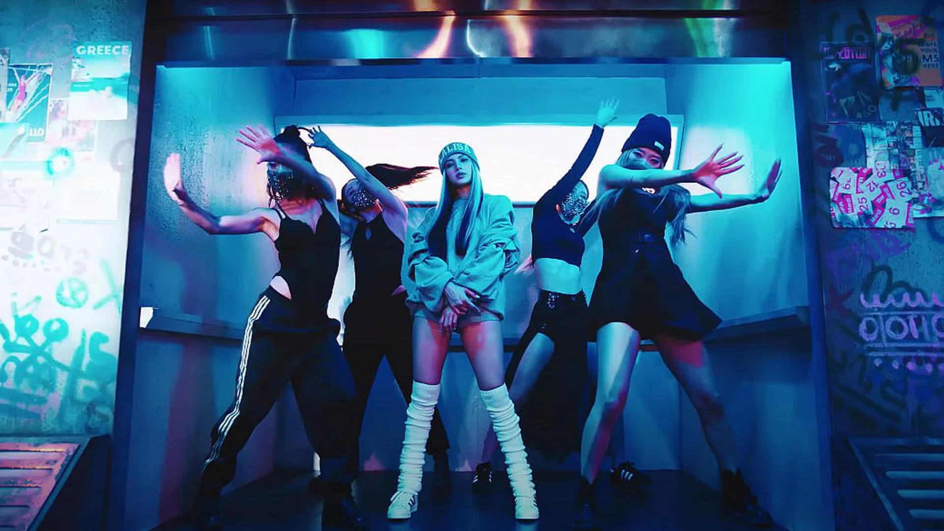 blackpink lisa sweatshirt lalisa music video
