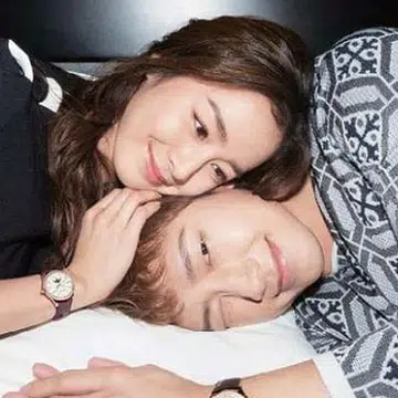 Rain and Kim Tae-hee share views on their marriage thumbnail