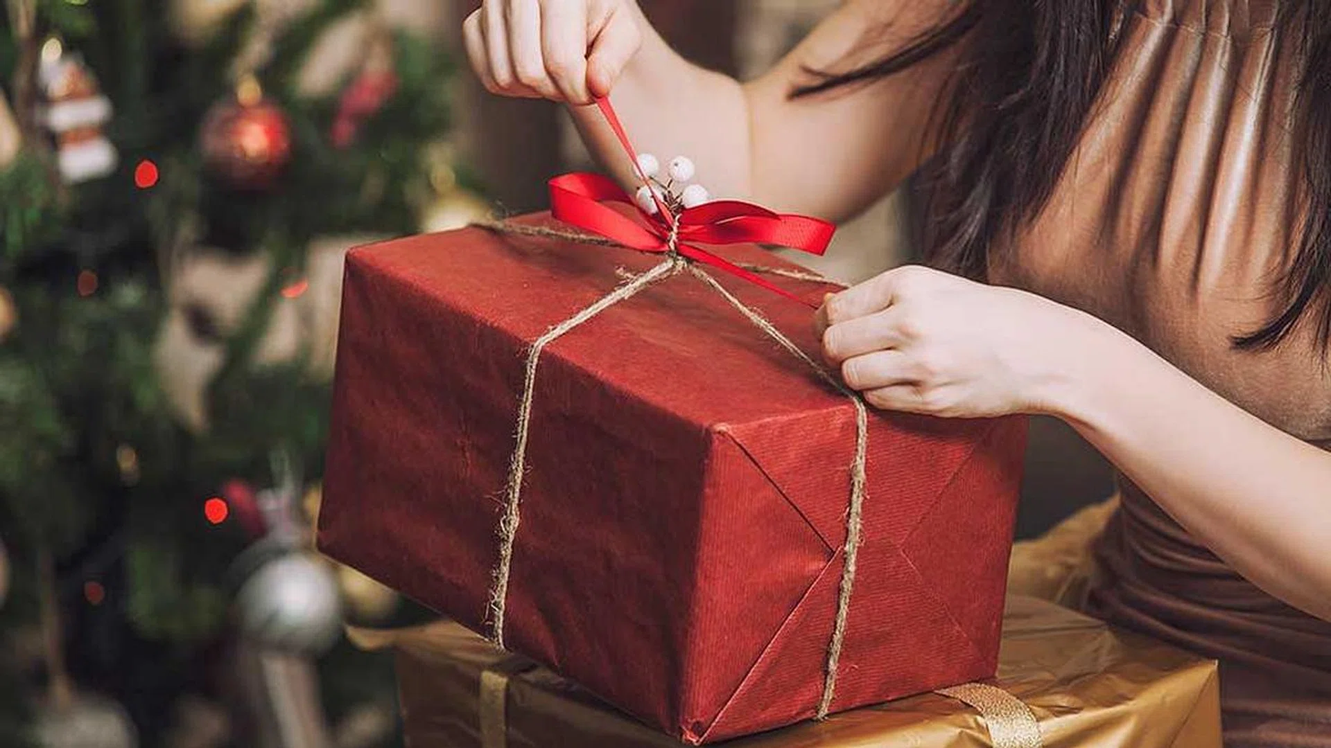 The 10 Best Christmas Gifts You Can Get For Under $50