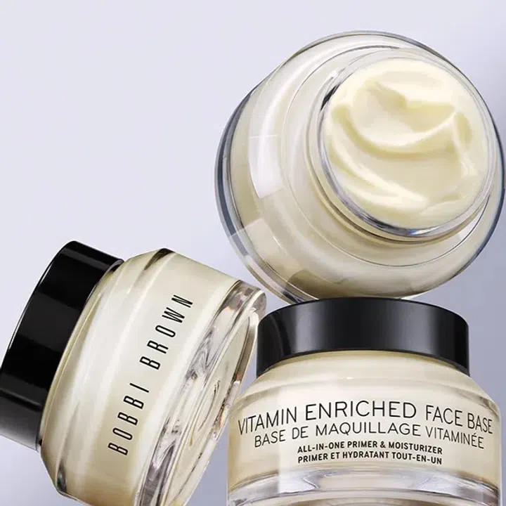 bobbi brown vitamin enriched face base, moisturiser and primer for clean girl makeup look