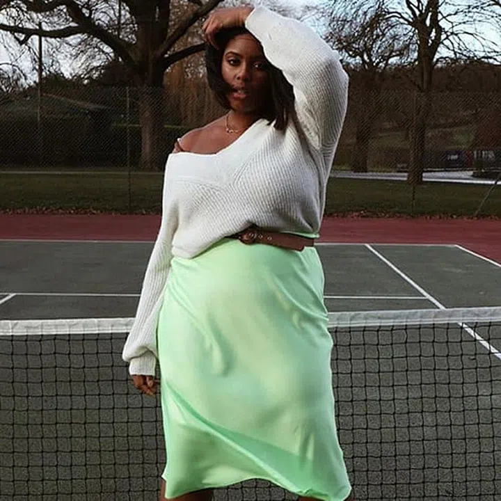 simonecharles_/instagram