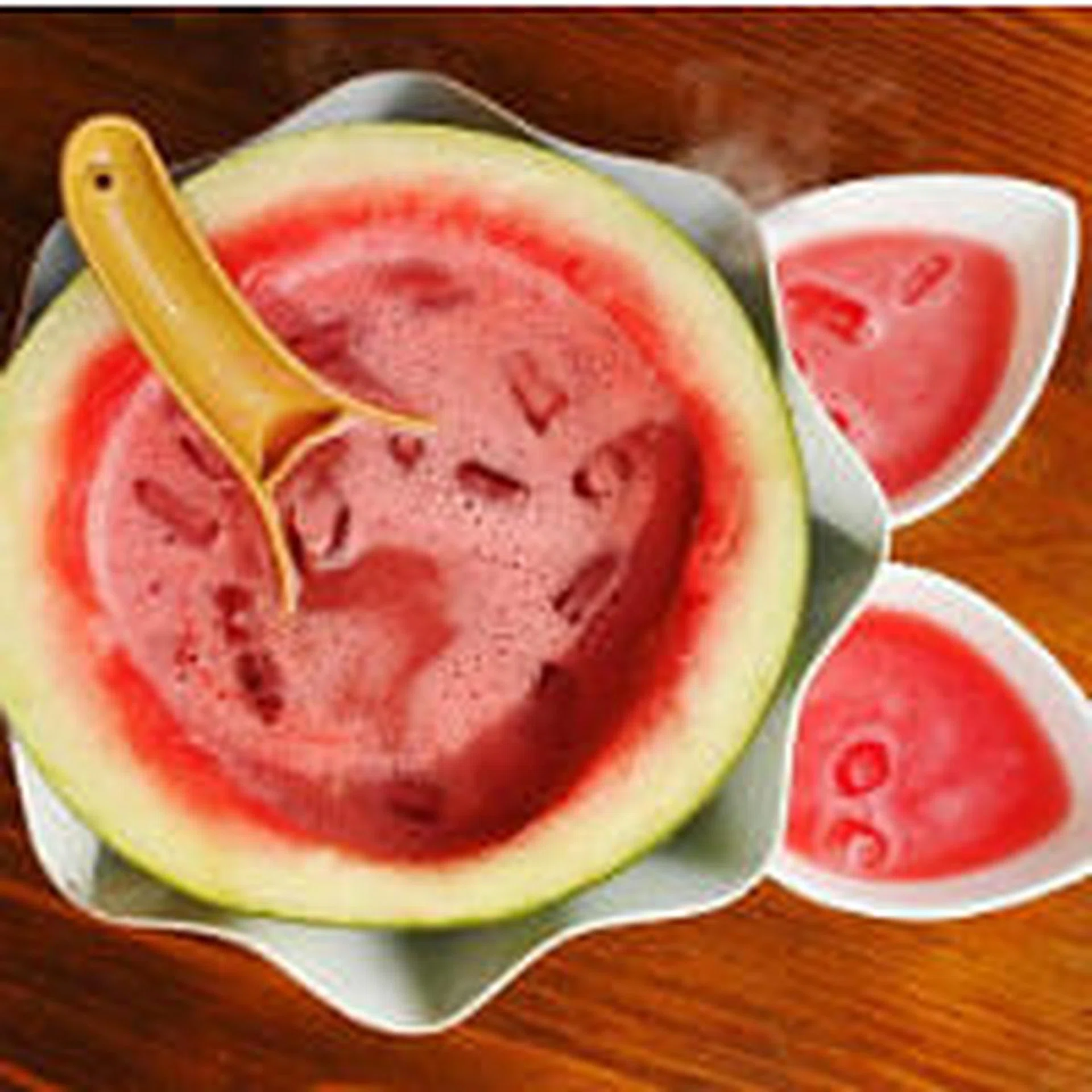 15 yummy foods and drinks to keep cool in hot weather watermelon thumbnail.jpg