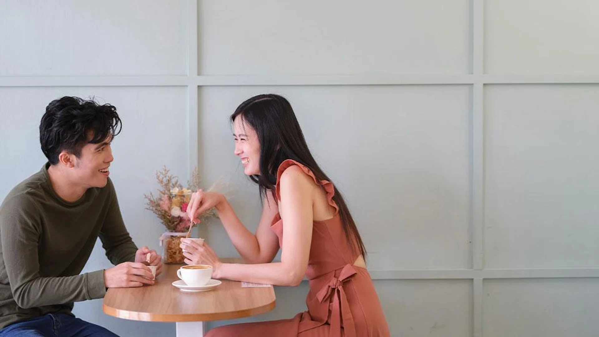 singapore asian couple dating