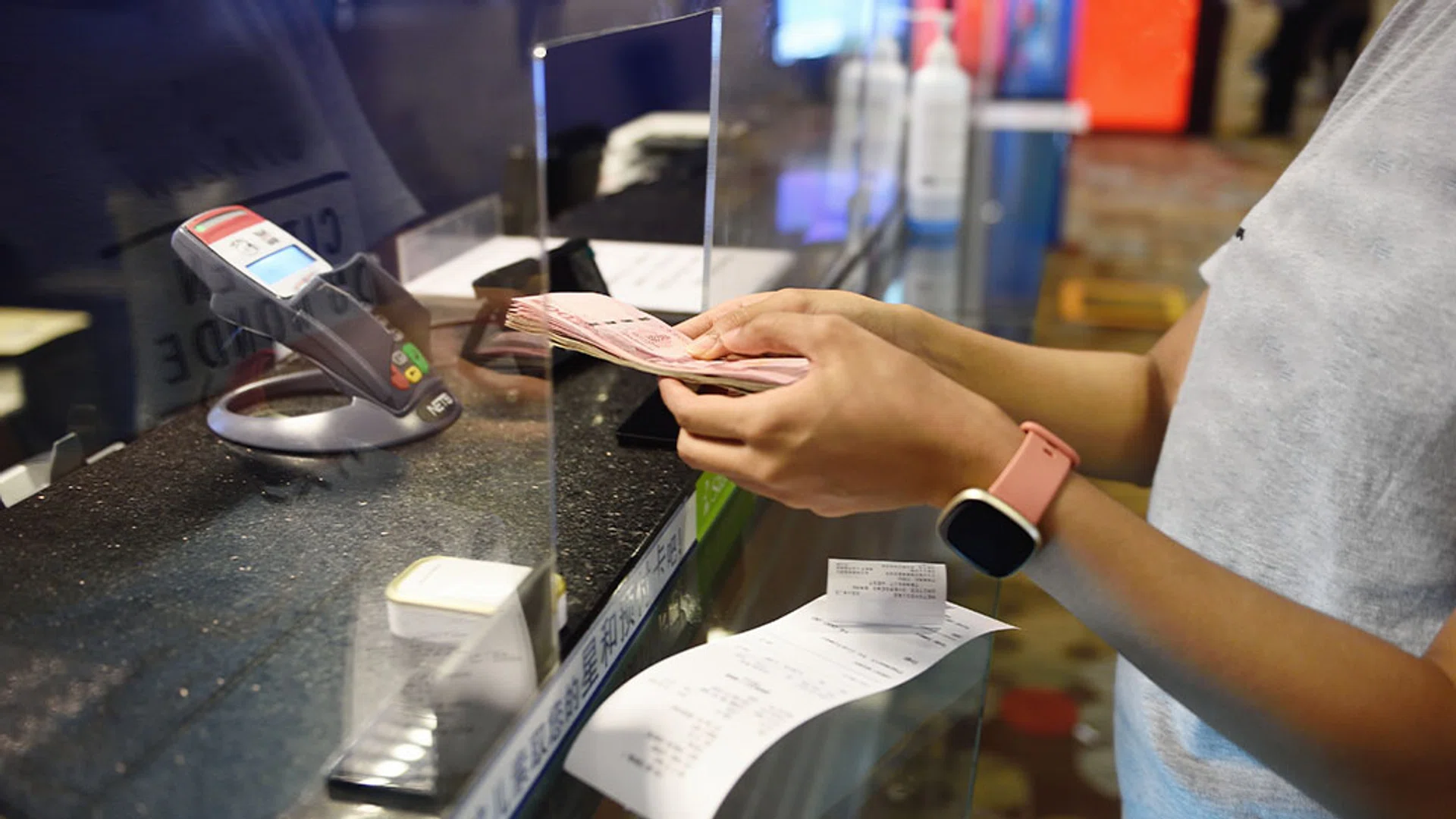 exchanging cash | best money changers in singapore