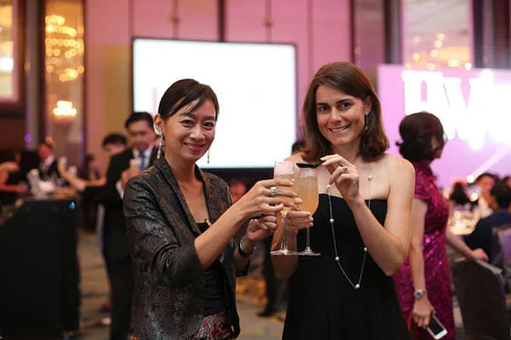 Guests enjoying drinks from Mixes from Mars at Her World Woman of the Year