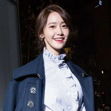 yoona burberry seoul