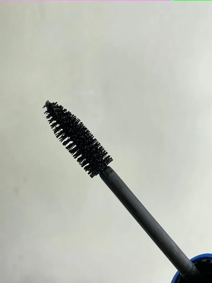 essence mascara review brush applicator