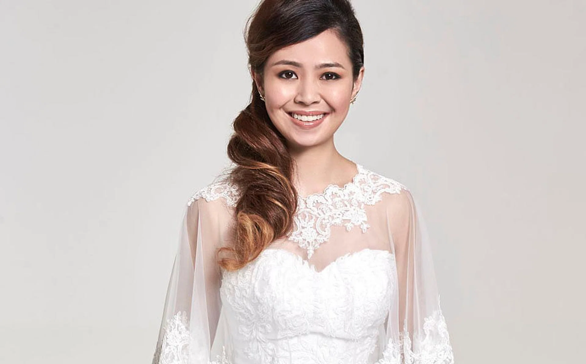 sarah_herworld_brides_cover_bride_900x560