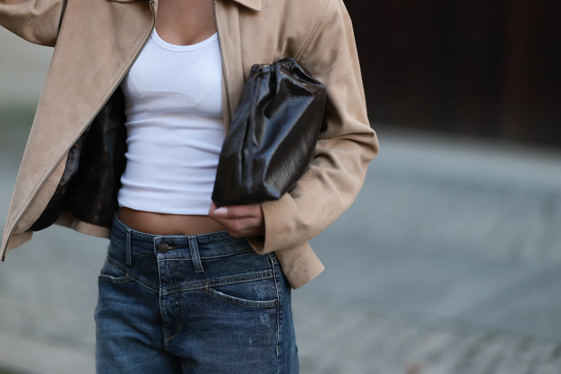 go see outfit model off-duty tank top and jeans look tiktok trend