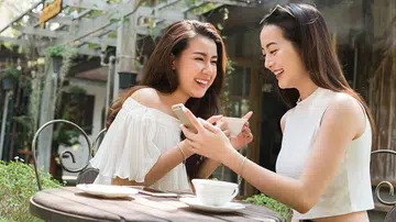 Spill it: Should you discuss your sex life with your friends?