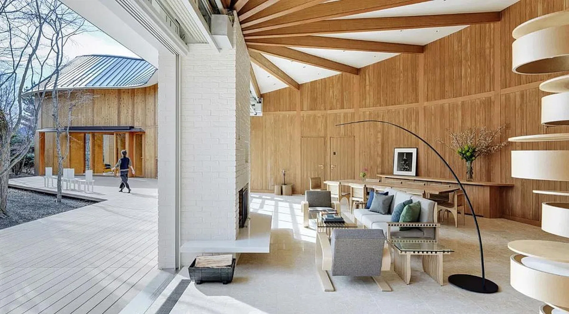 Shishi-Iwa House