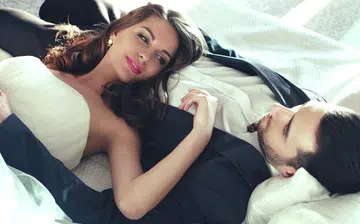couple_in_bed