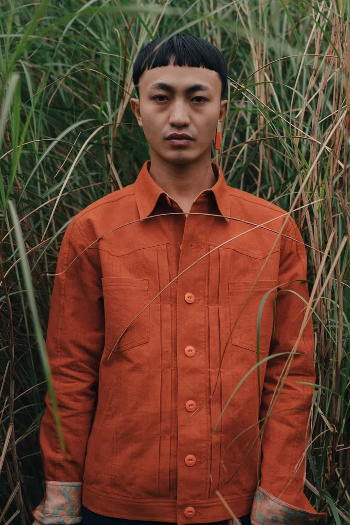 Vietnamese fashion labels frequently integrate the country’s rich textile heritage into their designs. For instance, this cotton jacket by Kilomet109 is dyed with rocks by artisans from the Nung An minority group.