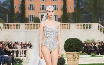 chanel_haute_couture_ss_19_bridal_swimsuit