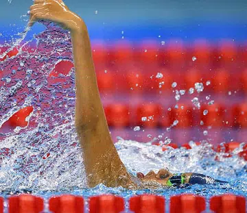 Gold medal and new world record for Singapore swimmer Yip Pin Xiu THUMBNAIL