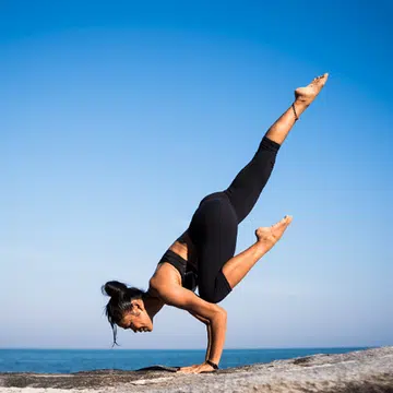 alien_yoga_thumb