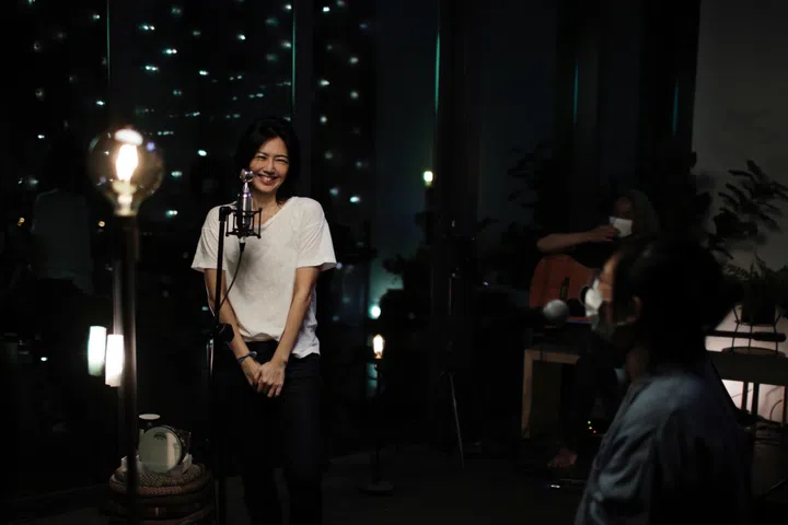 Singer Stefanie Sun during a surprise online concert on Tuesday (June 9, 2020), to mark the 20th anniversary of the release of her first album, Yan Zi (2000).