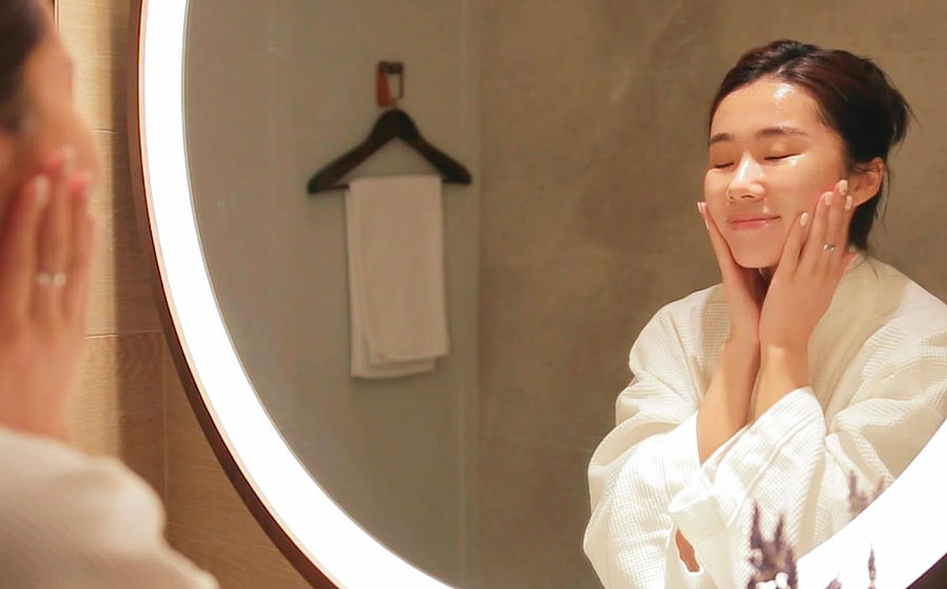 Get ready on-the-go with beauty blogger Mongabong in minutes