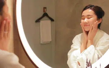 Get ready on-the-go with beauty blogger Mongabong in minutes