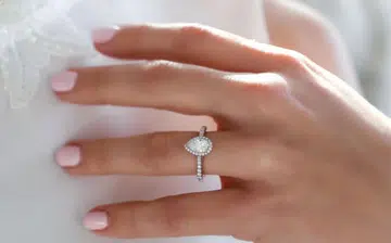 wedding_ring_selfie
