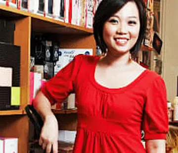 I was a sex shop salesgirl THUMBNAIL