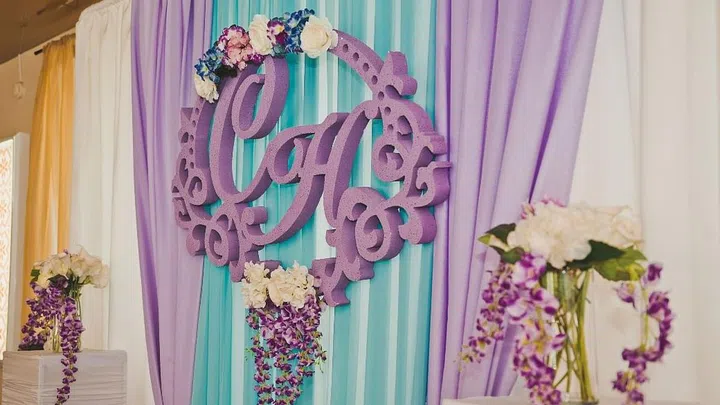 Decorations of the hall.