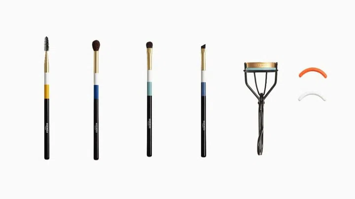 From left to right: Le traceur, L’ombreur, L’estompeur, La brosse and the Courbe-cils. Photo: Hermés Beauty