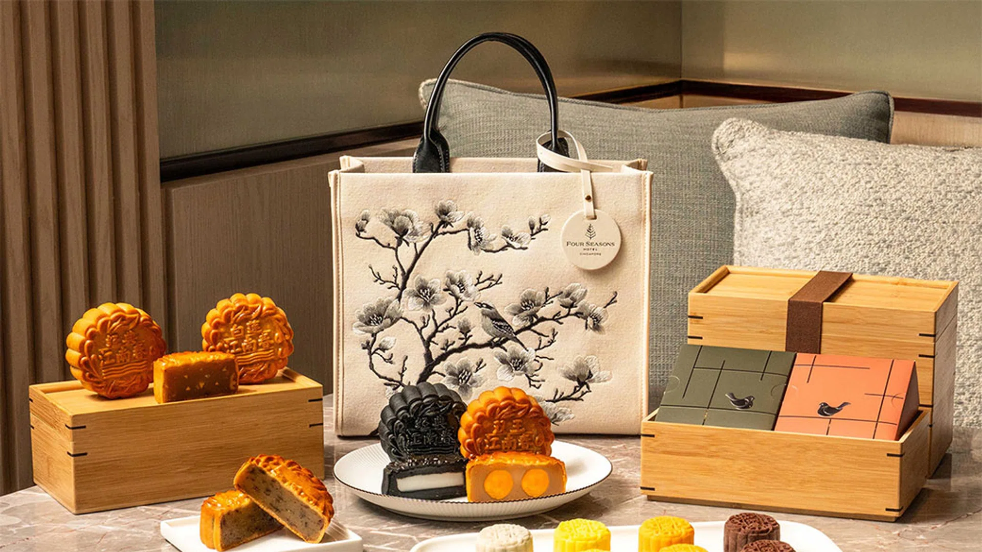 mooncake set four seasons hotel singapore | best mid-autumn festival mooncakes in singapore for every budget